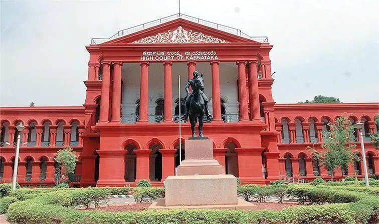 ಎಸ್. ಬಿ. ಐ. ಗ್ರಾಹಕರಿಗೆ ಕರ್ನಾಟಕ ಹೈಕೋರ್ಟ್ ಬೆಂಬಲ, ಆನ್ಲೈನ್ ಭದ್ರತೆಯನ್ನು ಬಲಪಡಿಸಲು ಬ್ಯಾಂಕುಗಳಿಗೆ ಸೂಚಿಸಿದೆ