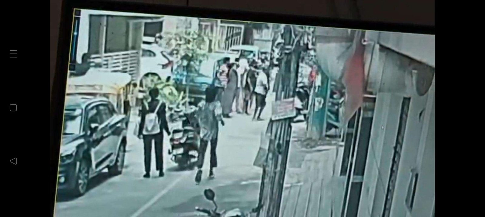 बेंगलुरु में इमारत की तीसरी मंजिल से गिरने के बाद जीवन के लिए लड़ रहा बच्चा