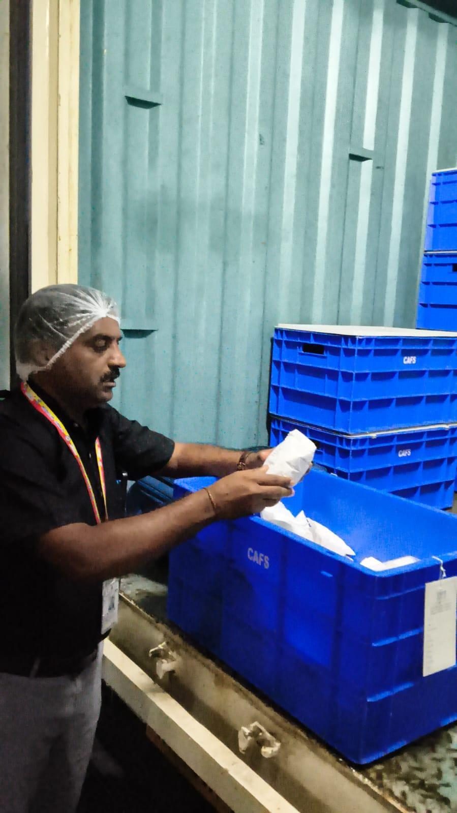Vada in newspapers to samosas in cardboard boxes: Officials find violations at railway eateries