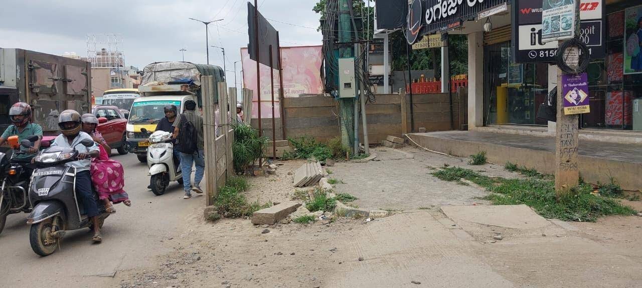 Old Airport Road footpaths leave Bengaluru’s pedestrians with nowhere to walk