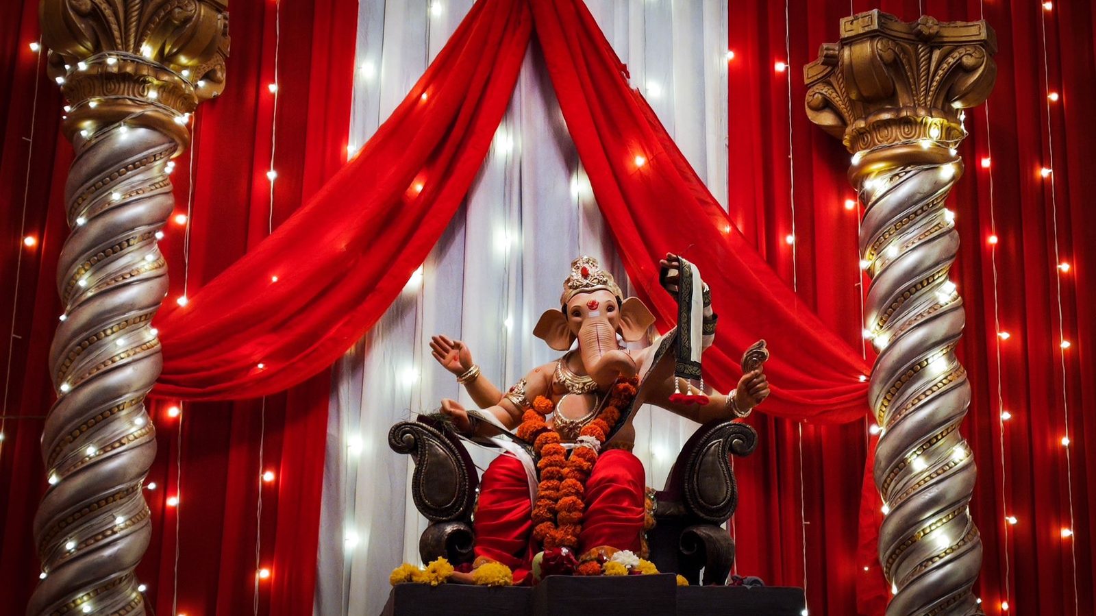 गणेशोत्सव सजावट: इस बार बाप्पा की आरास पर महंगाई की मार, सामान 20-30% तक महंगा