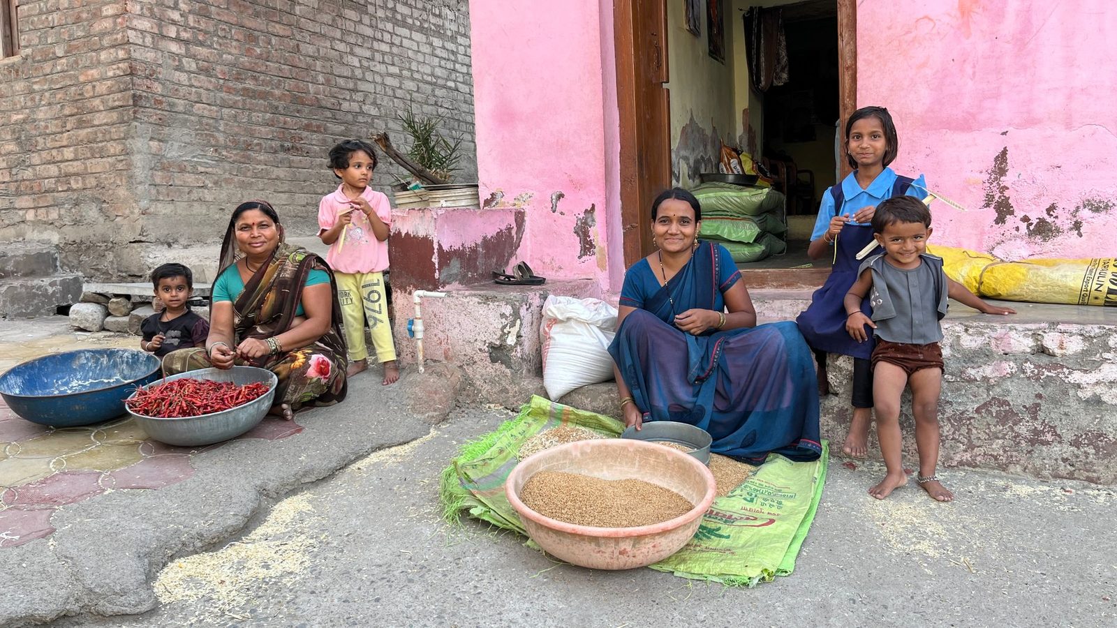 वेदांताच्या नंद घरकडून १८ राज्यांत 'संपूर्ण पोषण' मोहीम, लाखो मुले-मातांना जोडणार