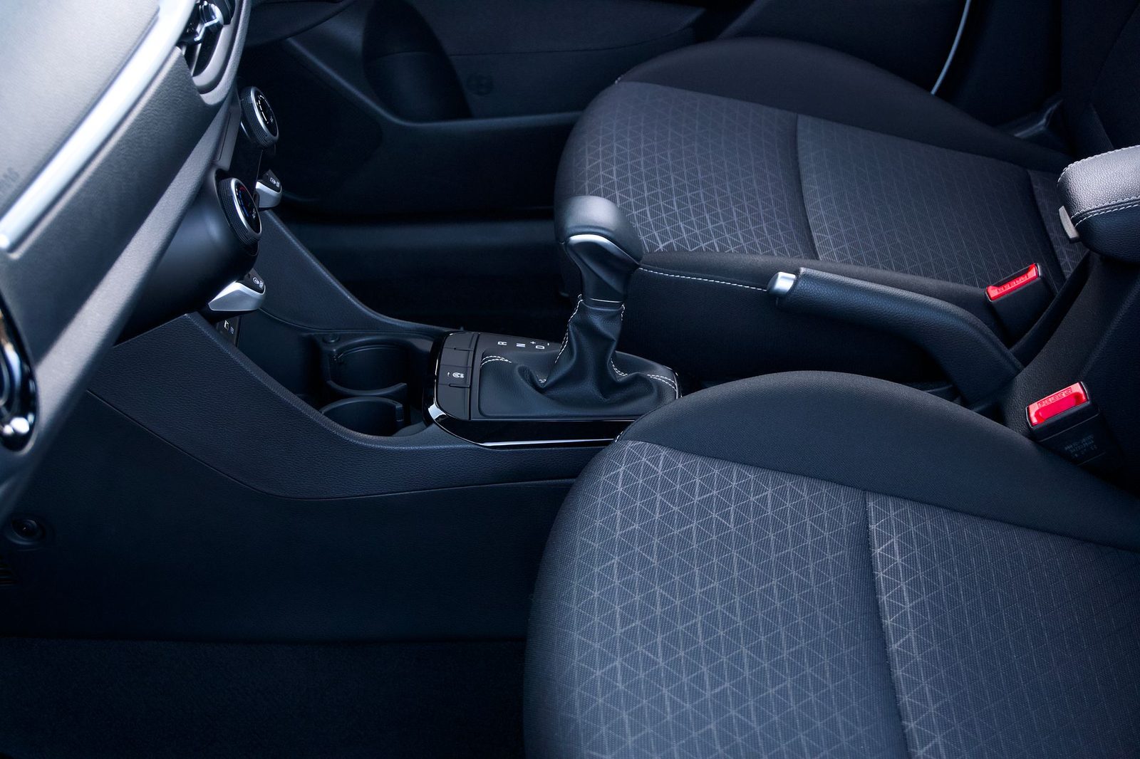 Toyota Glanza का नया फेसलिफ्ट वर्जन 14 अक्टूबर को होगा लॉन्च, मिलेंगे धांसू फीचर्स