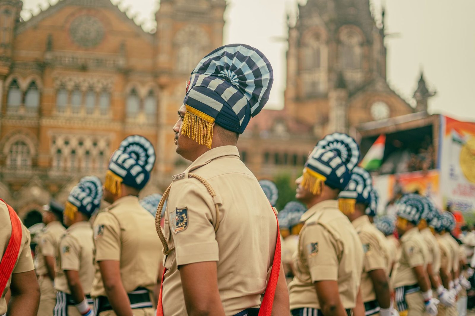 Chandrapur police hold major route march ahead of Ganeshotsav, SP appeals for peace