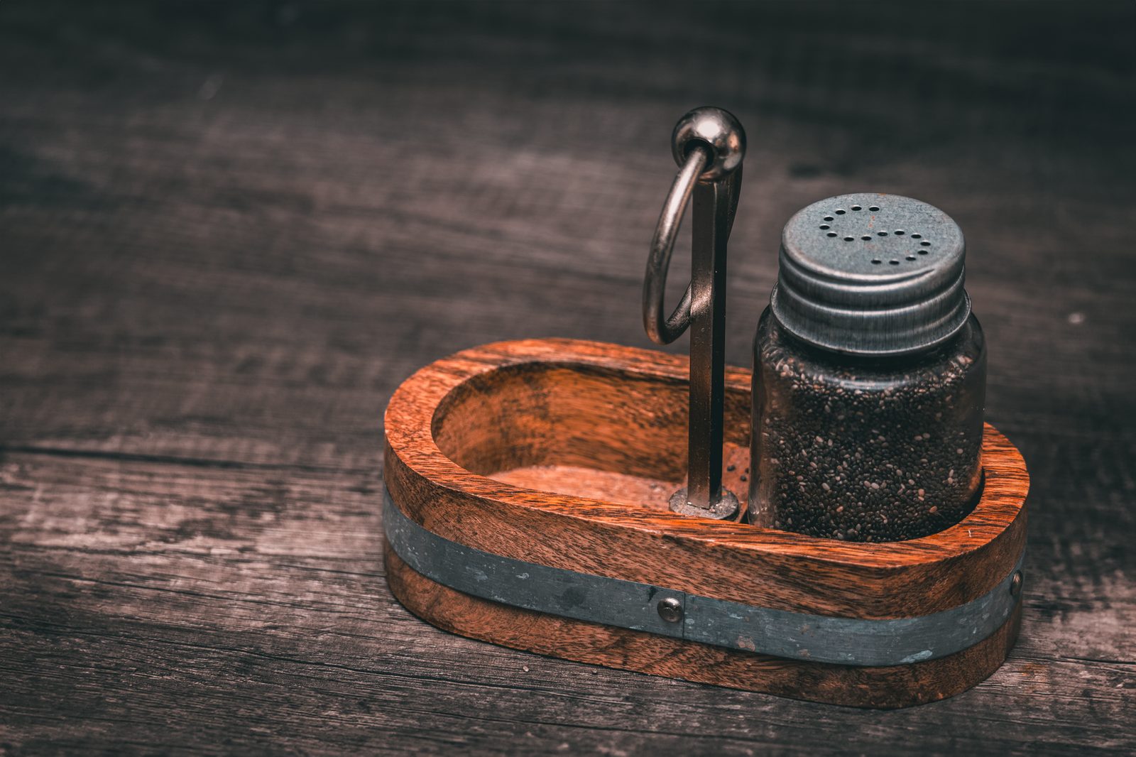 Salt turning damp in the container? Here is the right way to store it