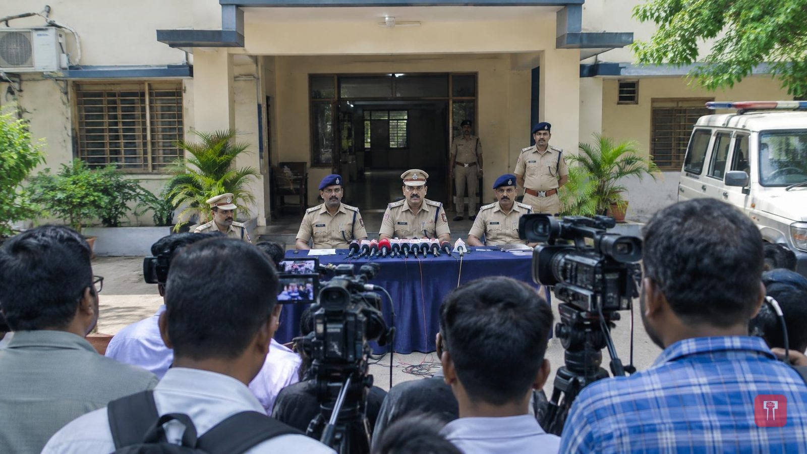 वर्धा शहर पुलिस स्टेशन ने पोला-गणेश स्थापना से पहले 53 रिकॉर्डशुदा बदमाशों की एंट्री बैन की