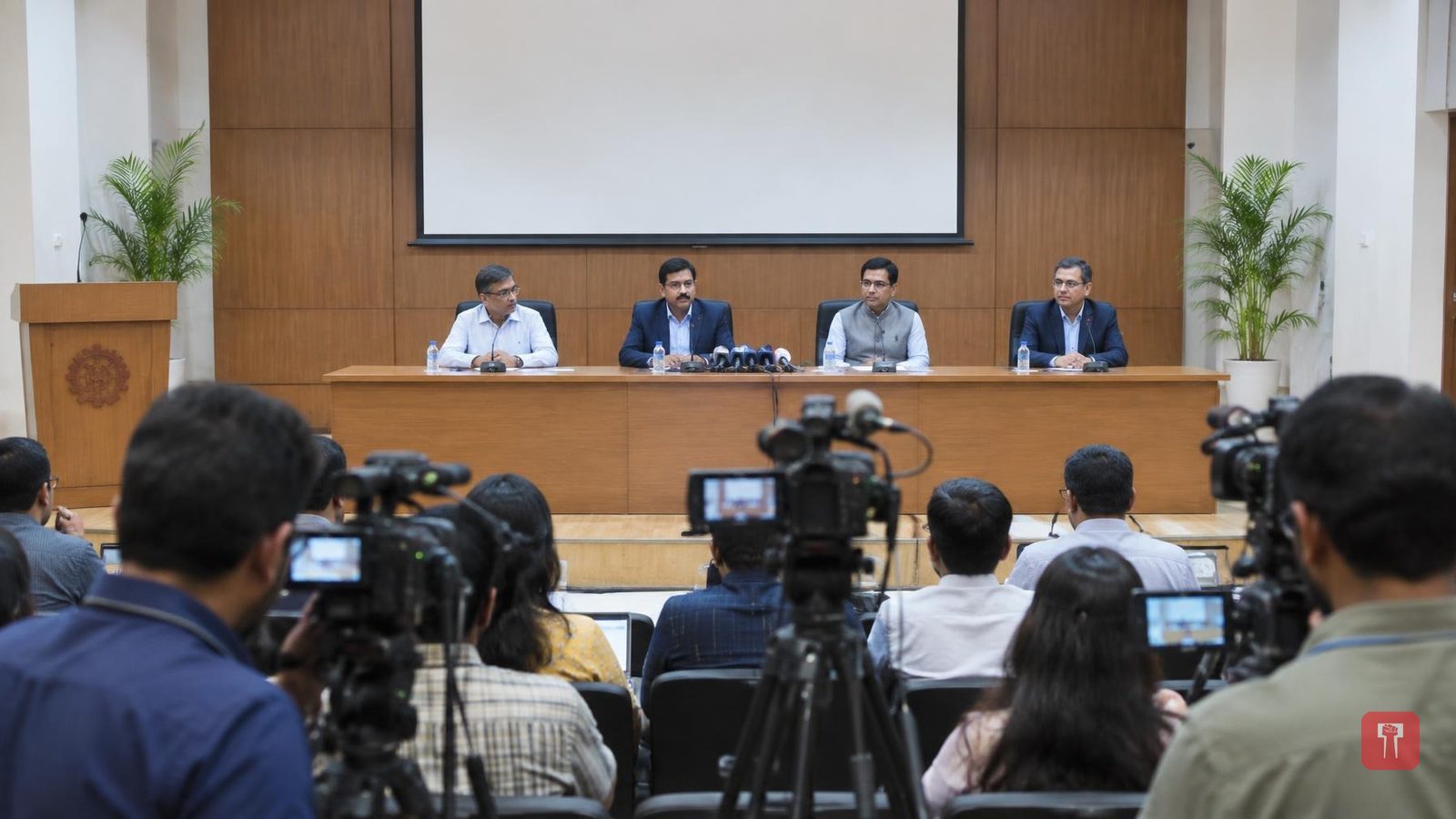 VNIT नागपुर में 8 नए कोर्स शुरू, कैंसर इनोवेशन सेंटर की स्थापना, 15 सितंबर को दीक्षांत समारोह
