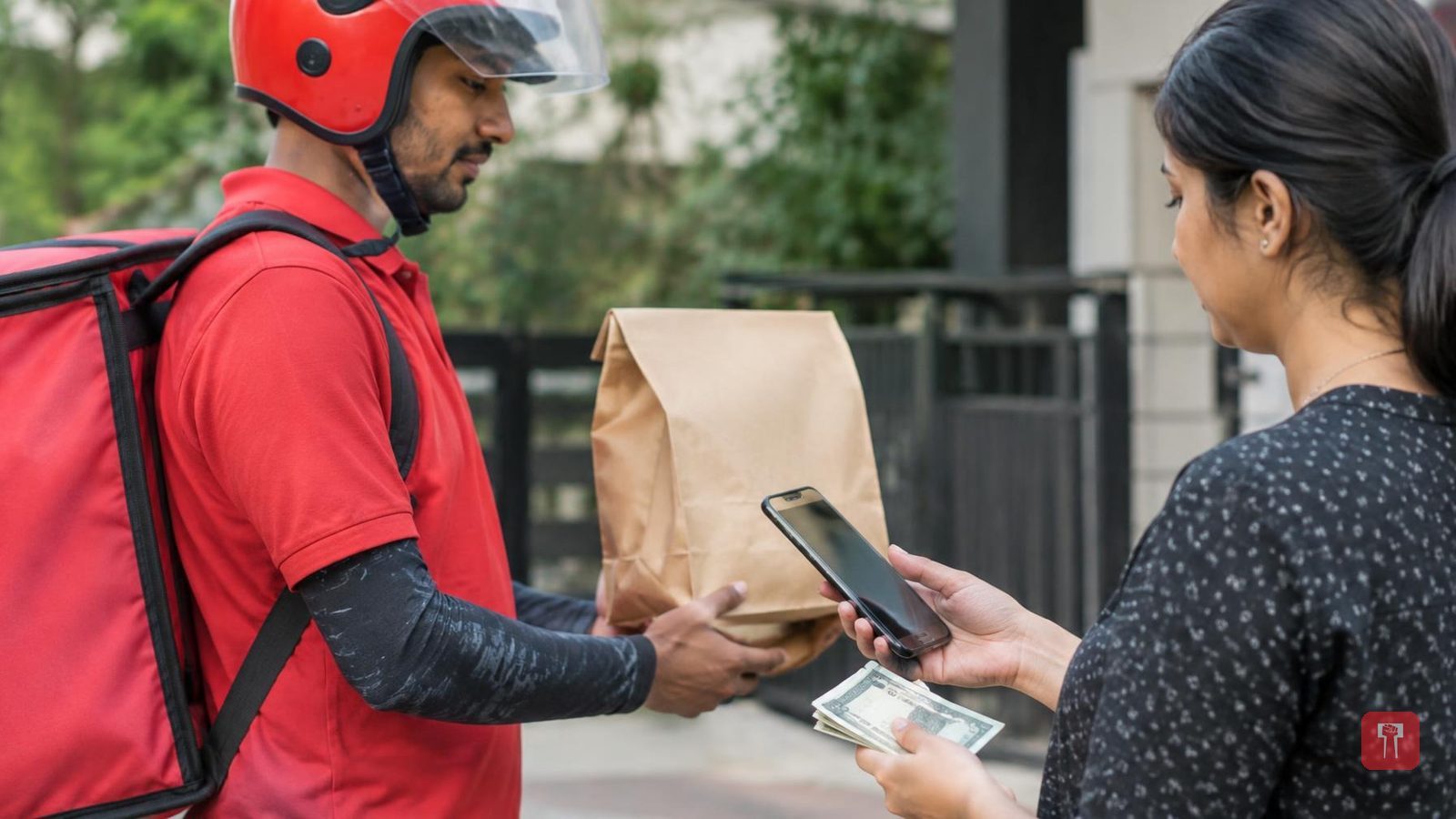 Zomato चा ग्राहकांना मोठा झटका! Cash On Delivery वर आता लागणार Extra Charge; जाणून घ्या नियम