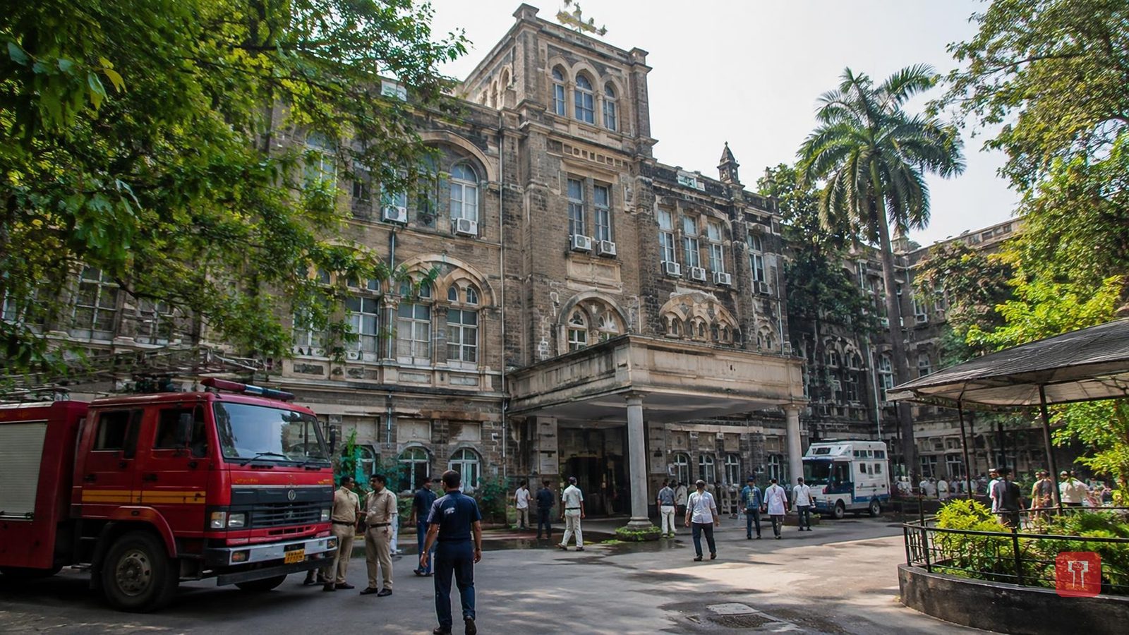 केईएम अस्पताल में आग से बचाव के लिए बिजली सिस्टम बदलेगी बीएमसी, दस करोड़ से ज्यादा खर्च