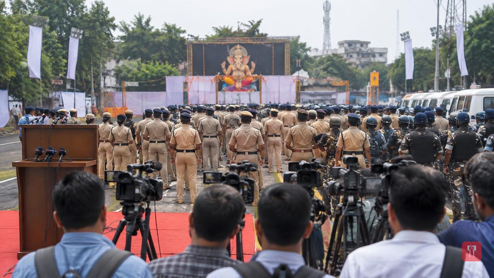 गणेशोत्सव 2026: वर्धा पुलिस ने शांति और सुरक्षा के लिए तैनात किए 2400 से ज्यादा जवान