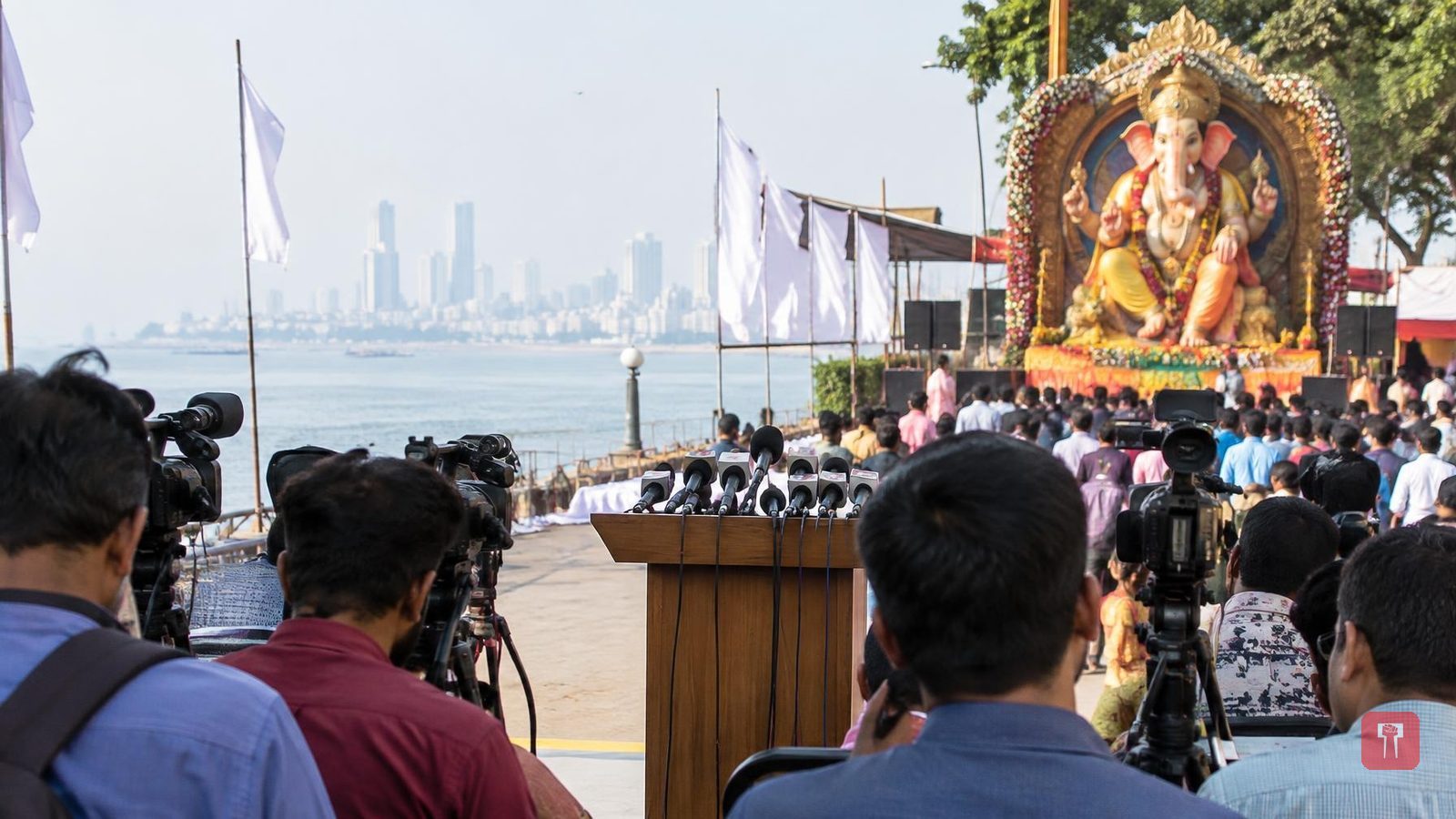 गणपति में मुंबई में आंदोलन न करें, बावनकुळे की अपील; सूखाग्रस्त किसानों की मदद को सरकार तैयार