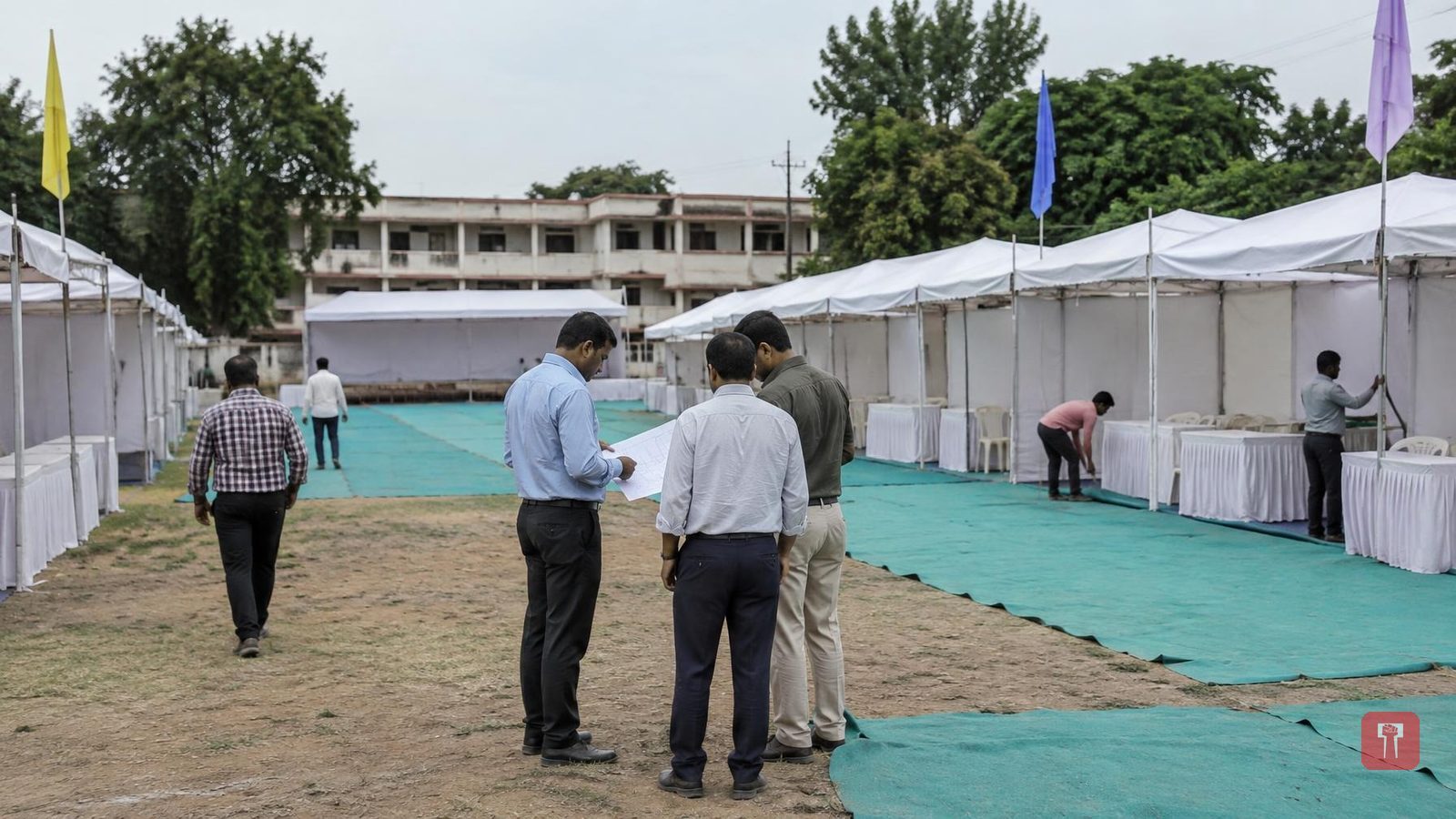 Wardha guardian minister wants more youths hired at job mega-mela