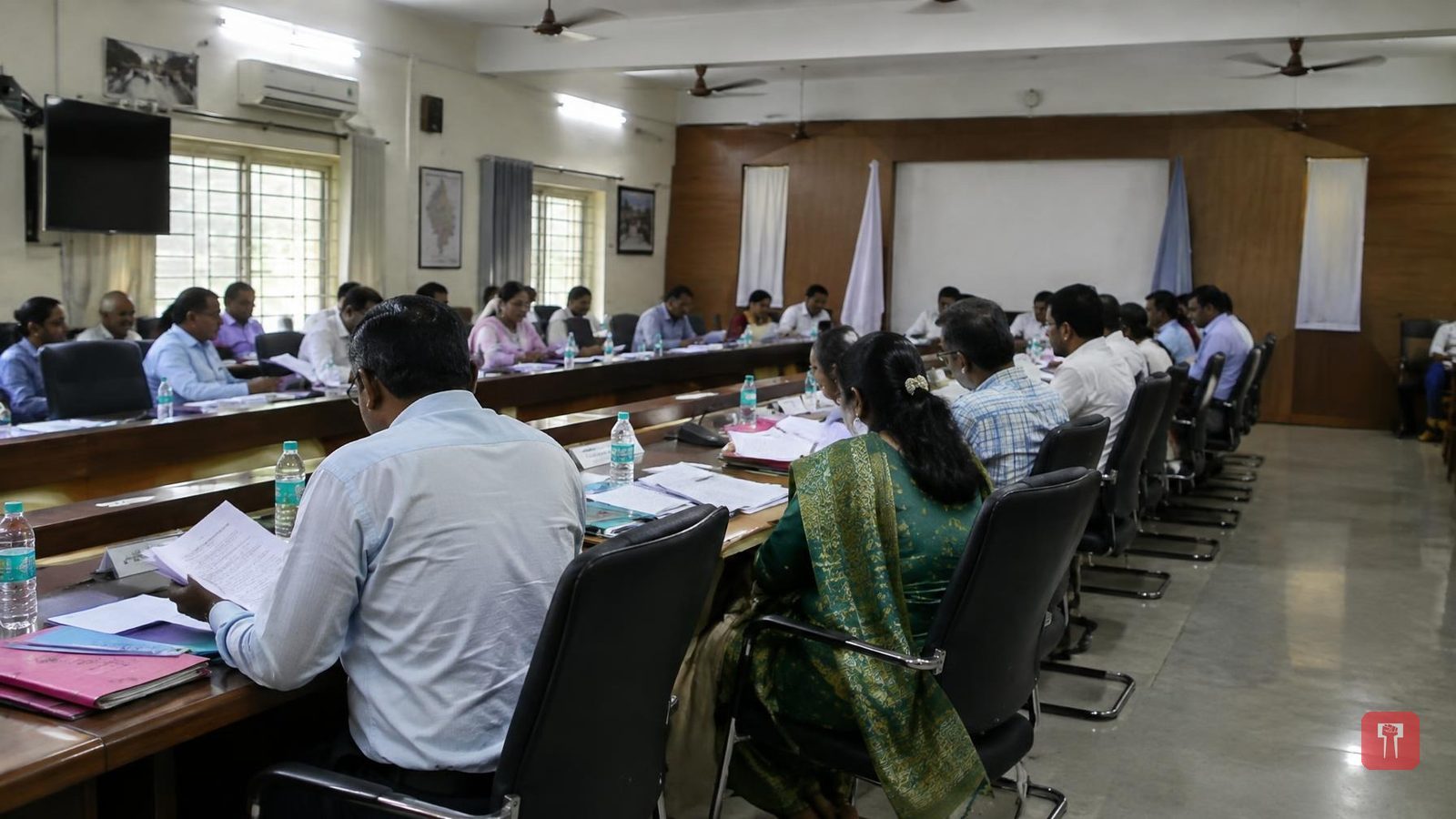 वर्धा में प्रभाग स्तर पर विकास कामों को प्राथमिकता, पालकमंत्री डॉ. पंकज भोयर का निर्देश