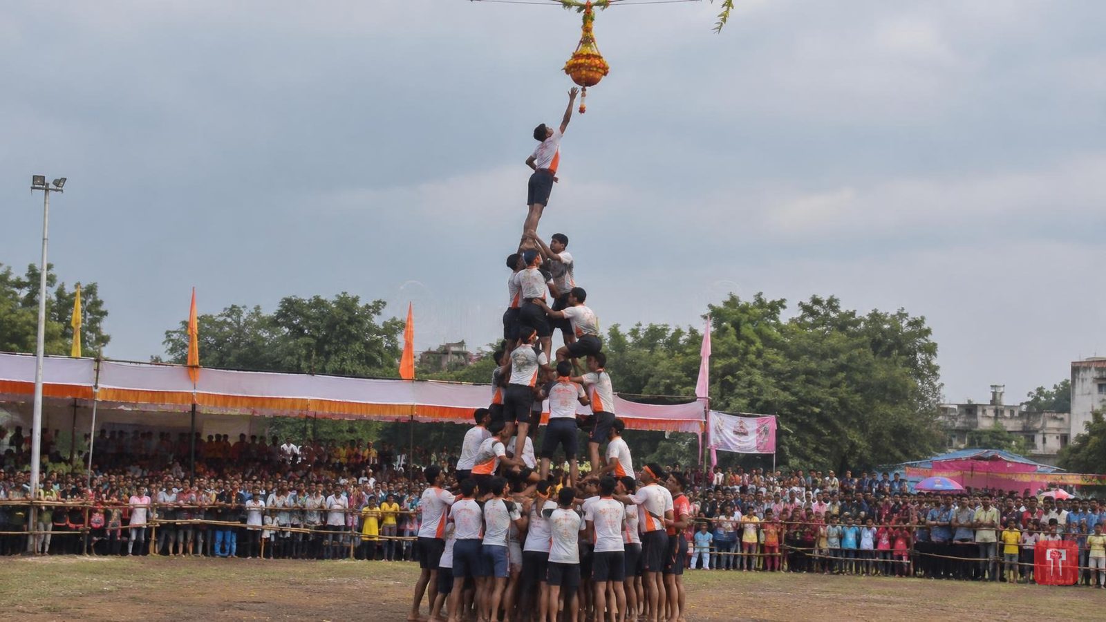 चंद्रपुर में दहीहंडी उत्सव में बाबूपेठ की टीम को लगातार दूसरी बार डेढ़ लाख का इनाम
