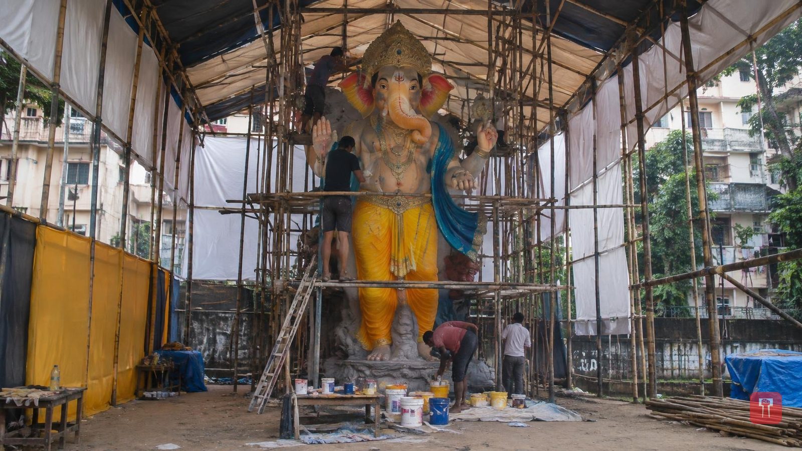 गुवाहाटी में जुबीन गर्ग की याद में 45 फीट ऊंची गणेश प्रतिमा, इको फ्रेंडली तरीके से बनी
