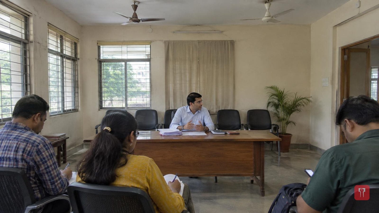 मनोज जरांगे पाटलांचं आंदोलन कोणाच्यातरी इशाऱ्यावरून; राज्यमंत्री आशिष जयस्वाल यांचा आरोप
