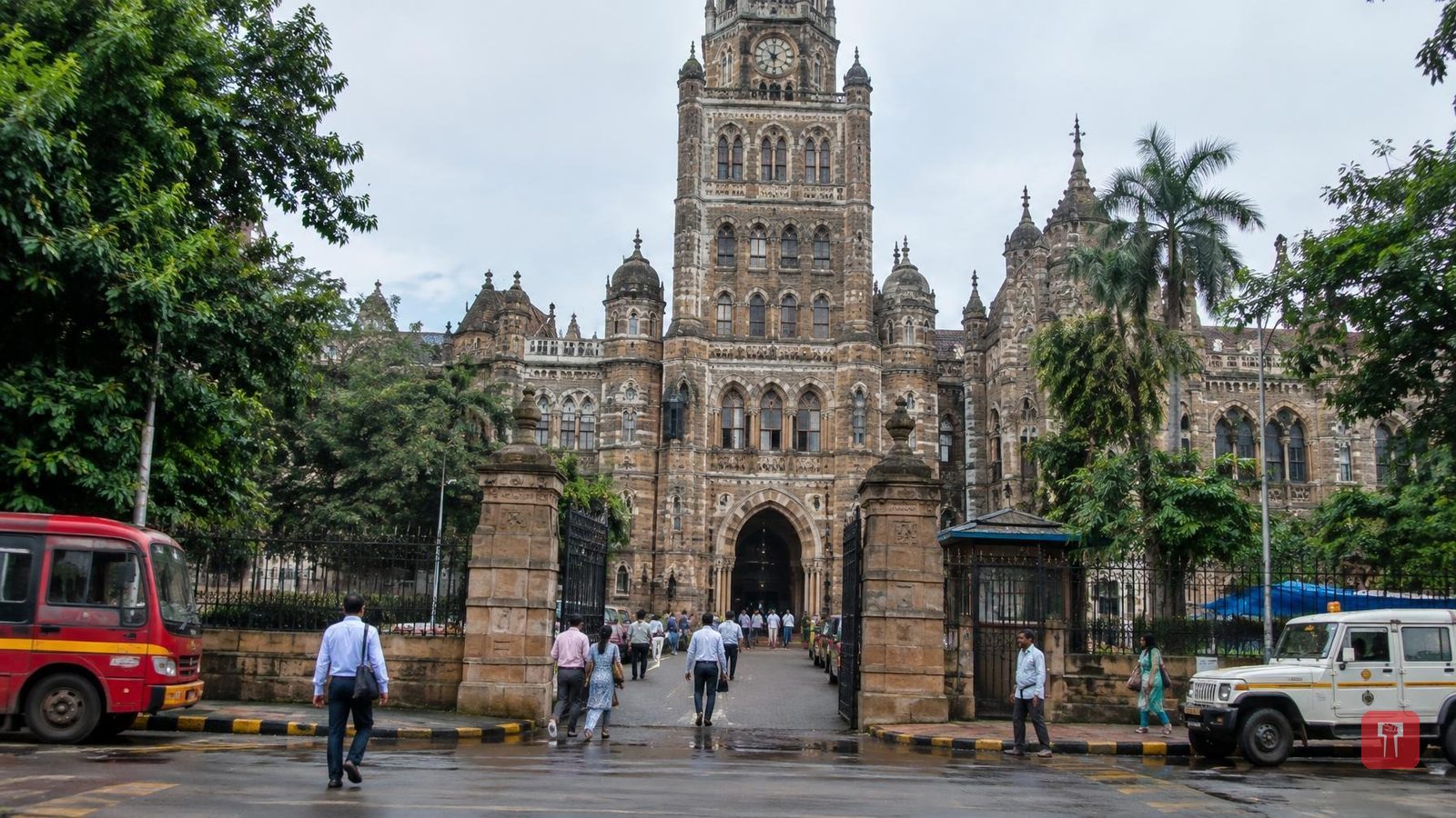बीएमसी में १९८ करोड़ का डेटा सेंटर घोटाला, जांच अधिकारी का कार्यभार अचानक छीना