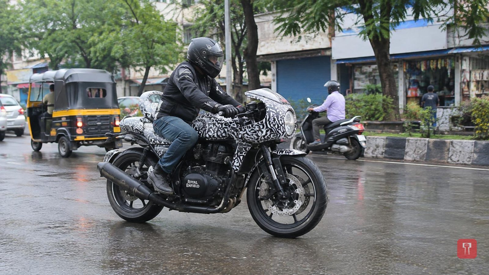 रॉयल एनफील्ड की नई 750cc बाइक फिर टेस्टिंग में दिखी, फेयरिंग और डुअल डिस्क ब्रेक चर्चा में