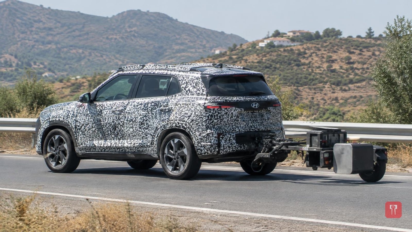 नई Hyundai Creta की टेस्टिंग के दौरान स्पाय शॉट्स में दिखा डिजाइन, स्ट्रॉन्ग हाइब्रिड इंजन की उम्मीद