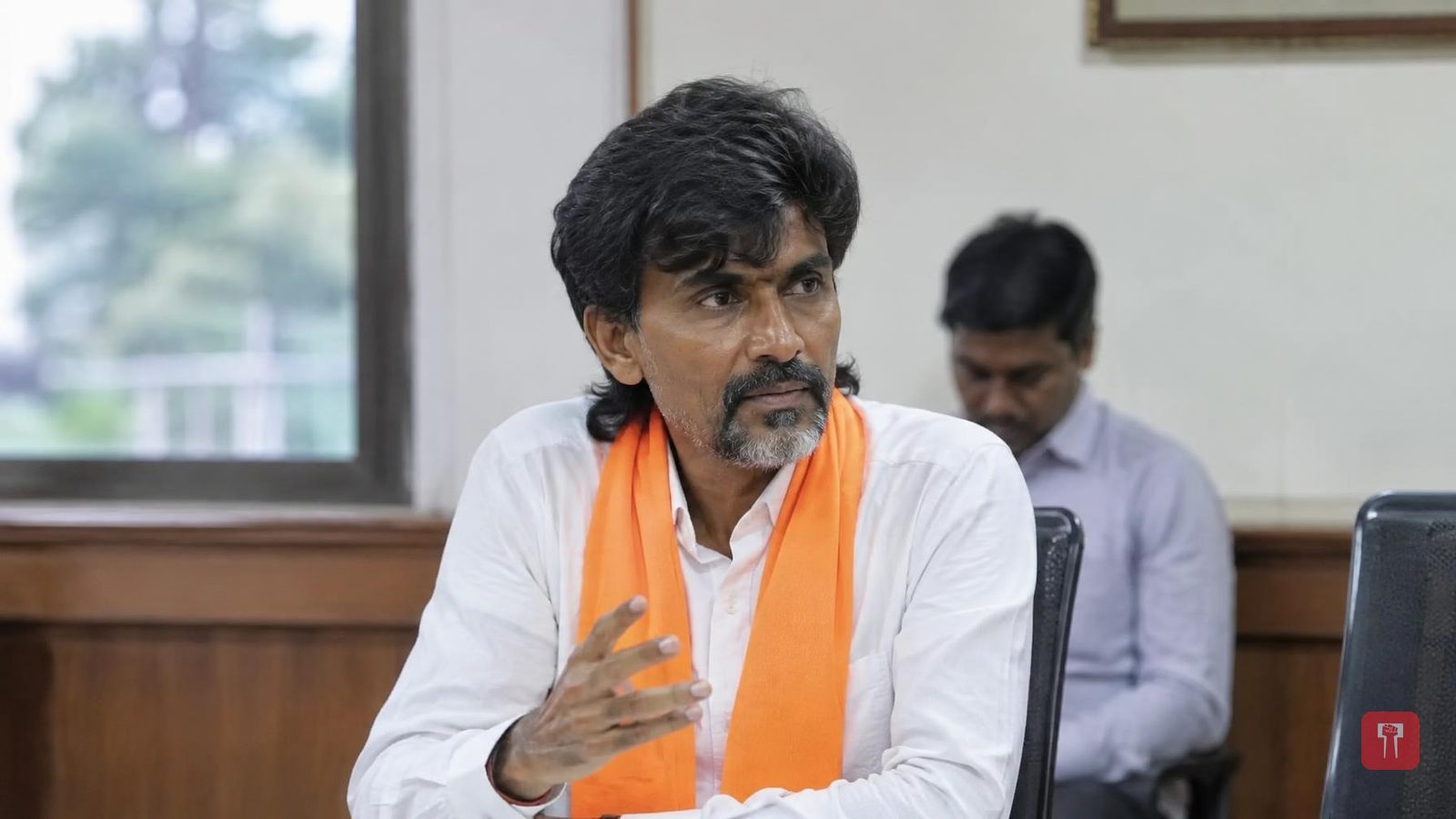 जरांगे के मुंबई आंदोलन पर फडणवीस बोले, कोर्ट के खिलाफ गए तो मराठा समाज का नुकसान