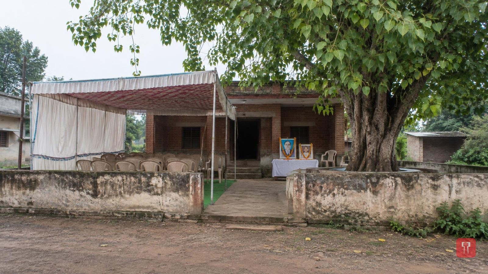 सांसद प्रतिभा धानोरकर की पहल पर घुग्घुस बुद्ध विहार मामले में १० दिन का अनशन खत्म