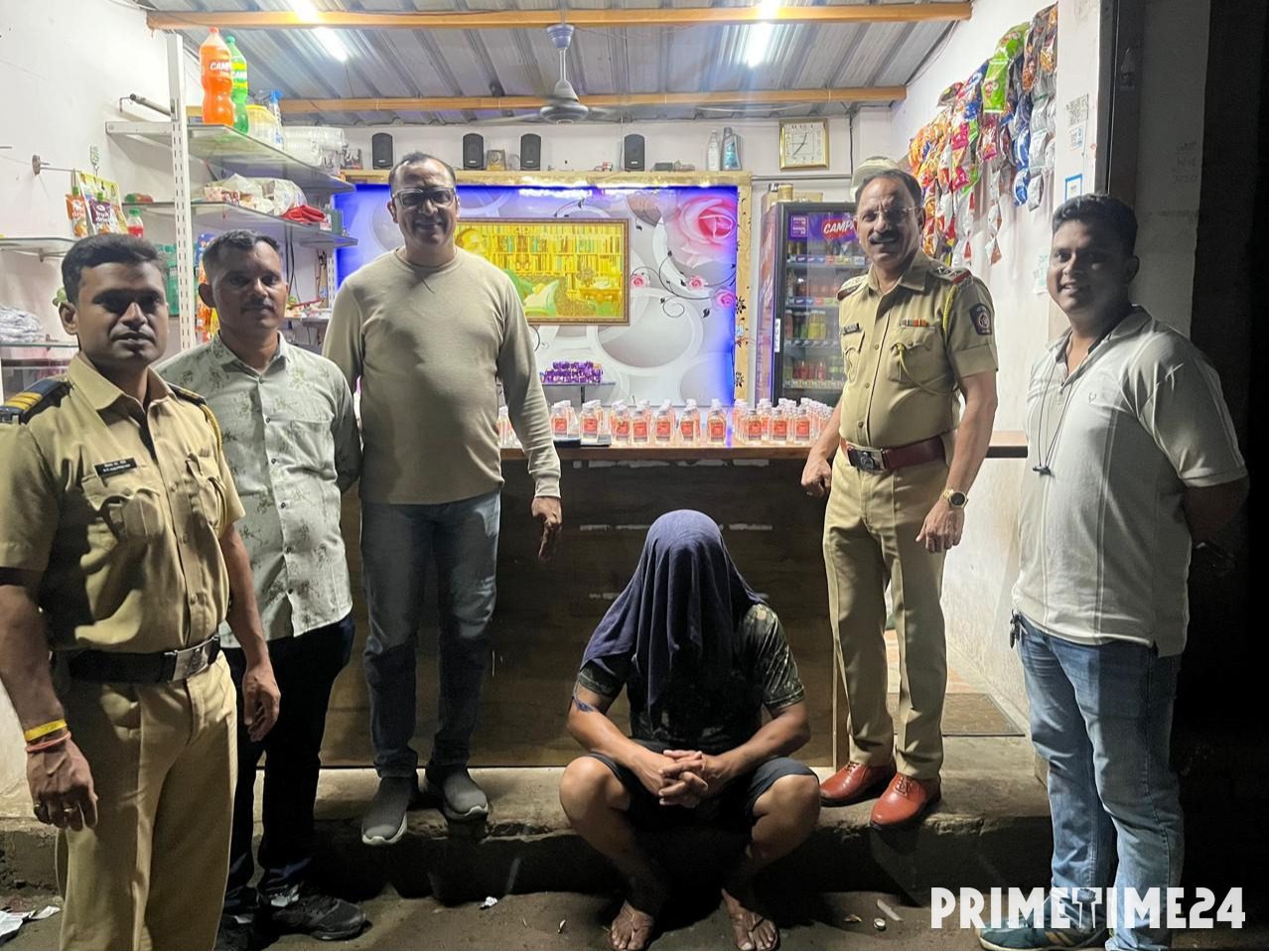 घर से शराब बेच रहा था तड़ीपार